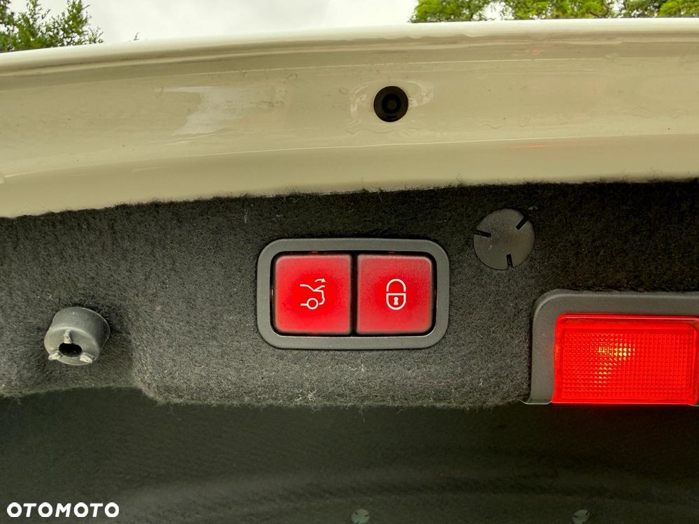 Mercedes-Benz Klasa C 200 4-Matic 7G-TRONIC - 35