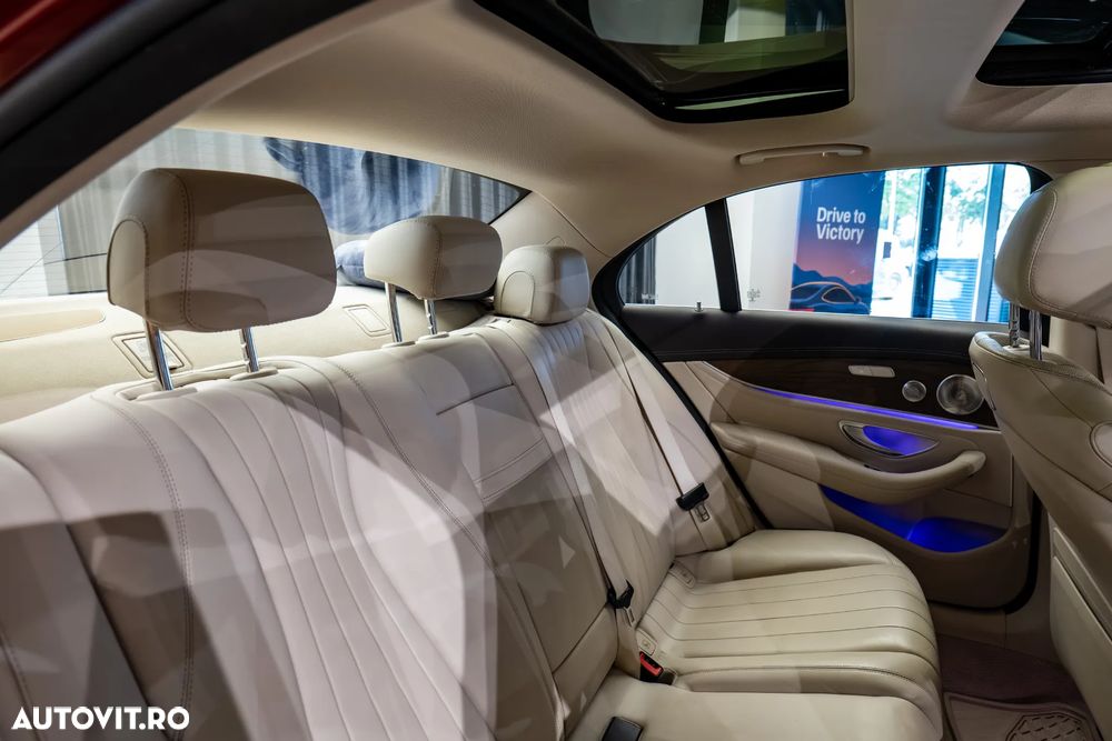 Mercedes-Benz E 220 d 4MATIC Aut. - 24
