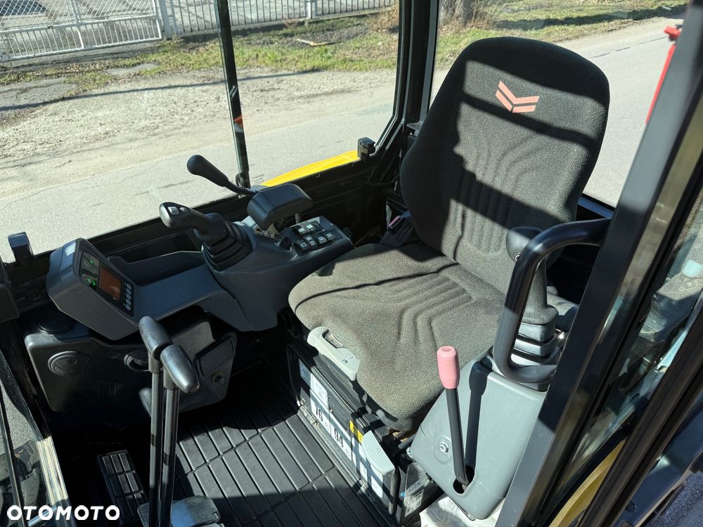 Yanmar Minikoparka Yanmar SV26 - 38