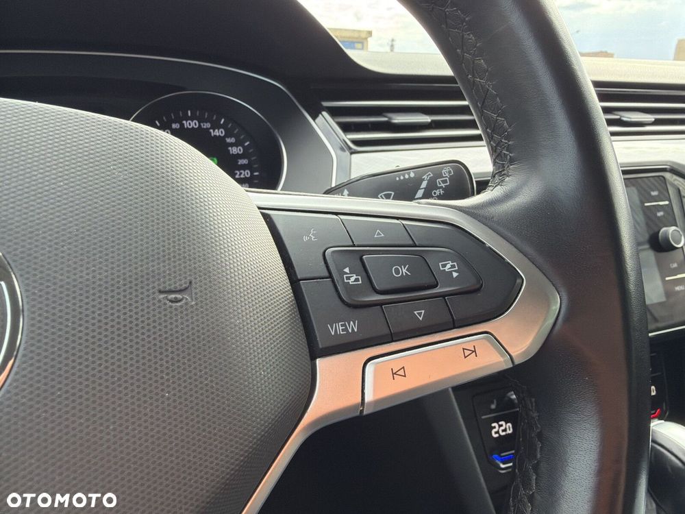 Volkswagen Passat - 24