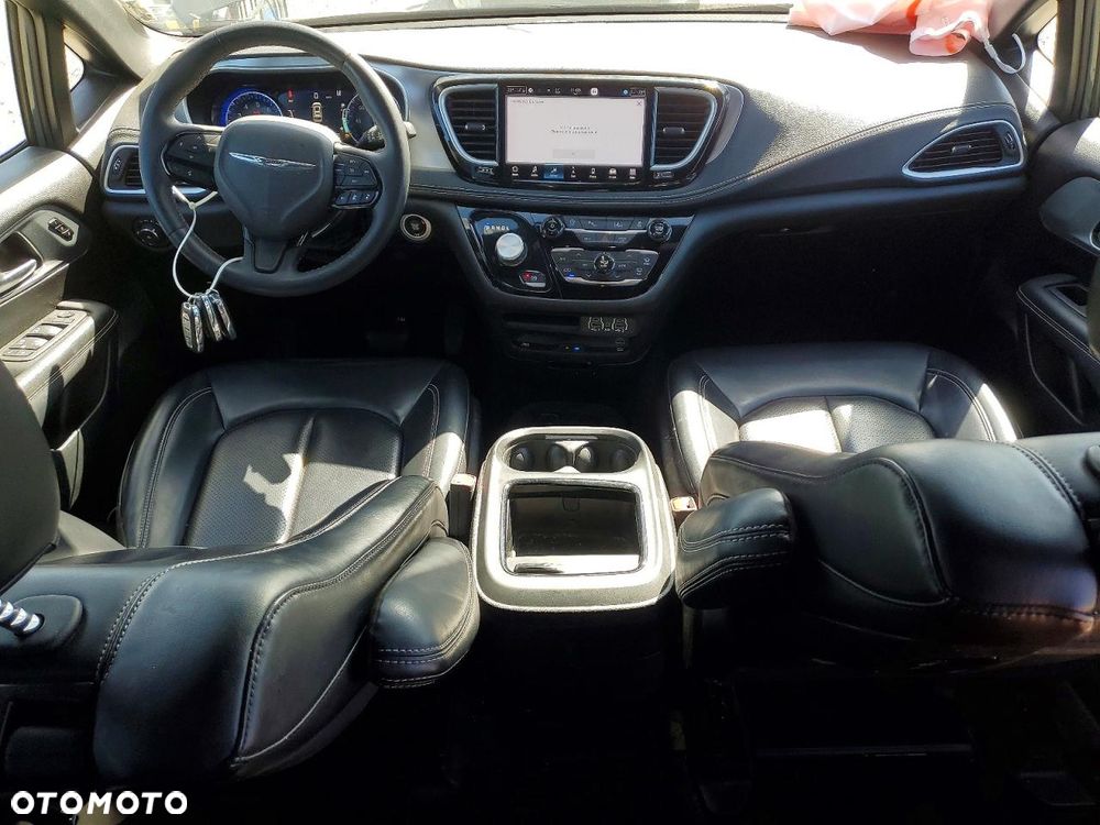 Chrysler Pacifica - 9