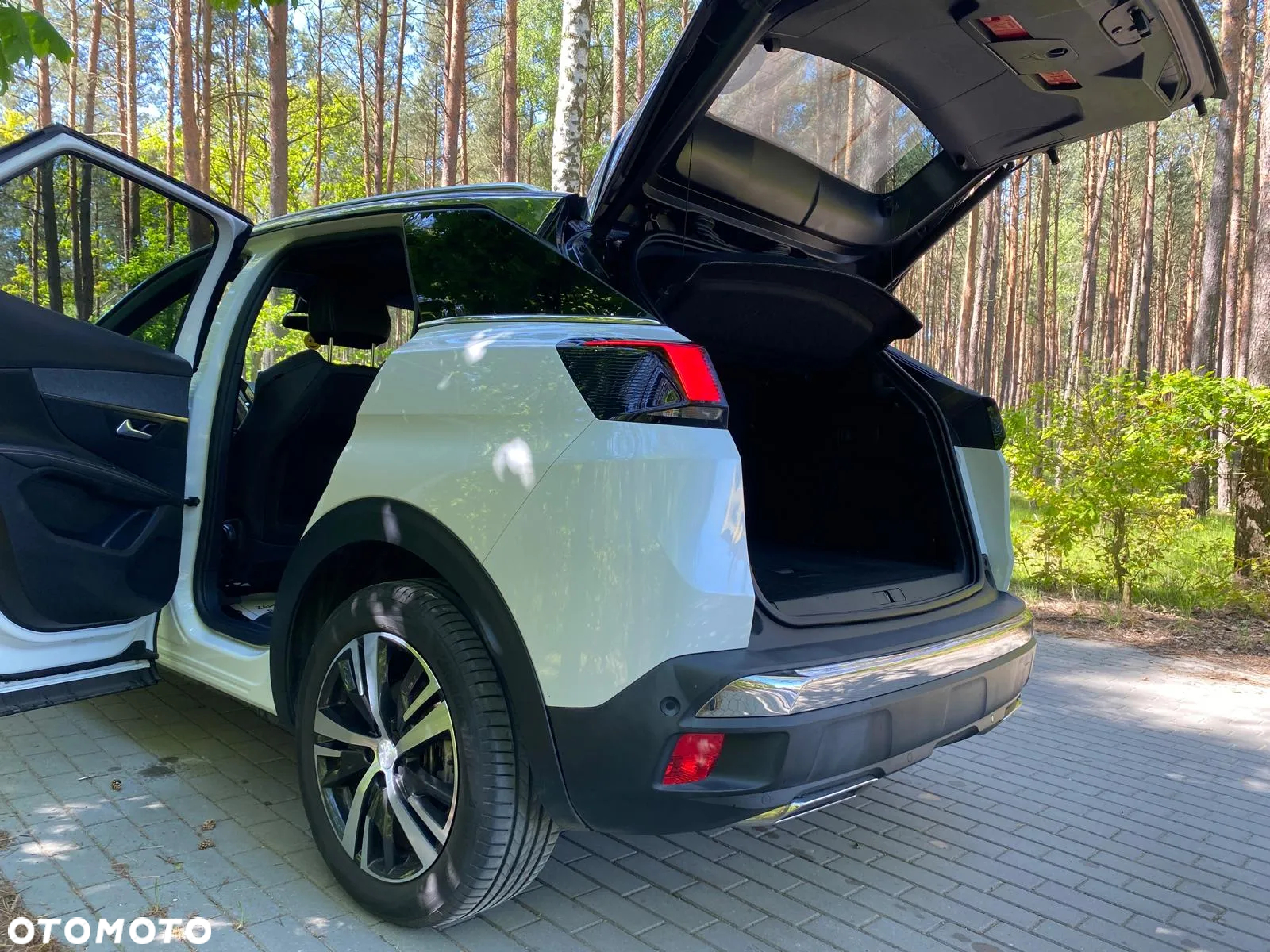 Peugeot 3008 THP 165 EAT6 Stop & Start Allure - 24
