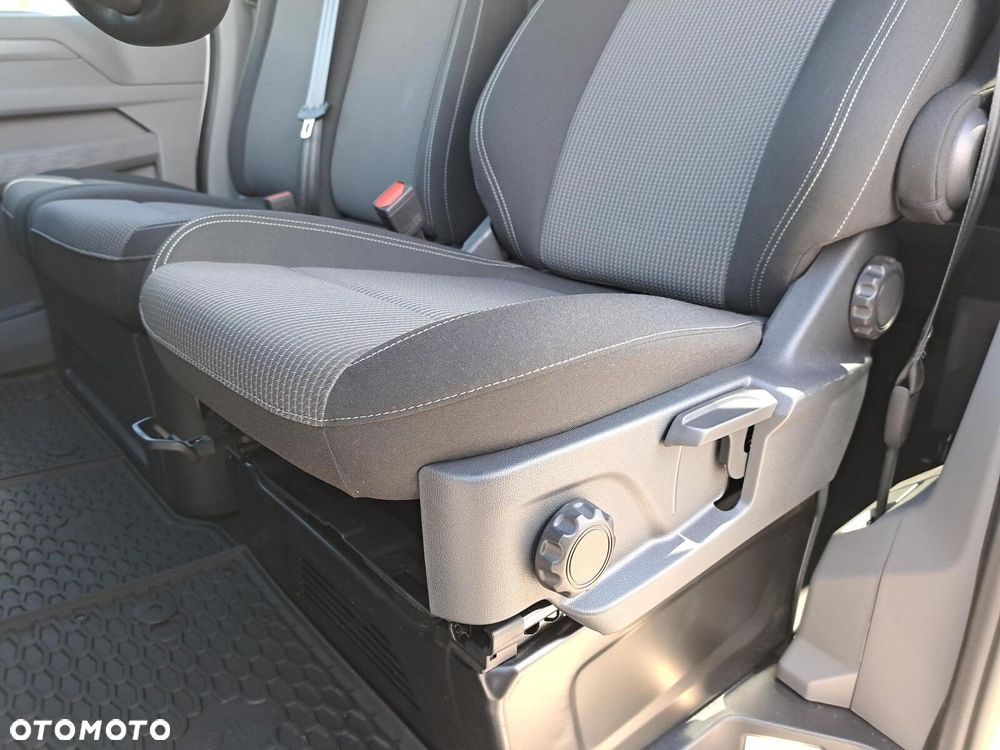 Volkswagen Caravelle - 12