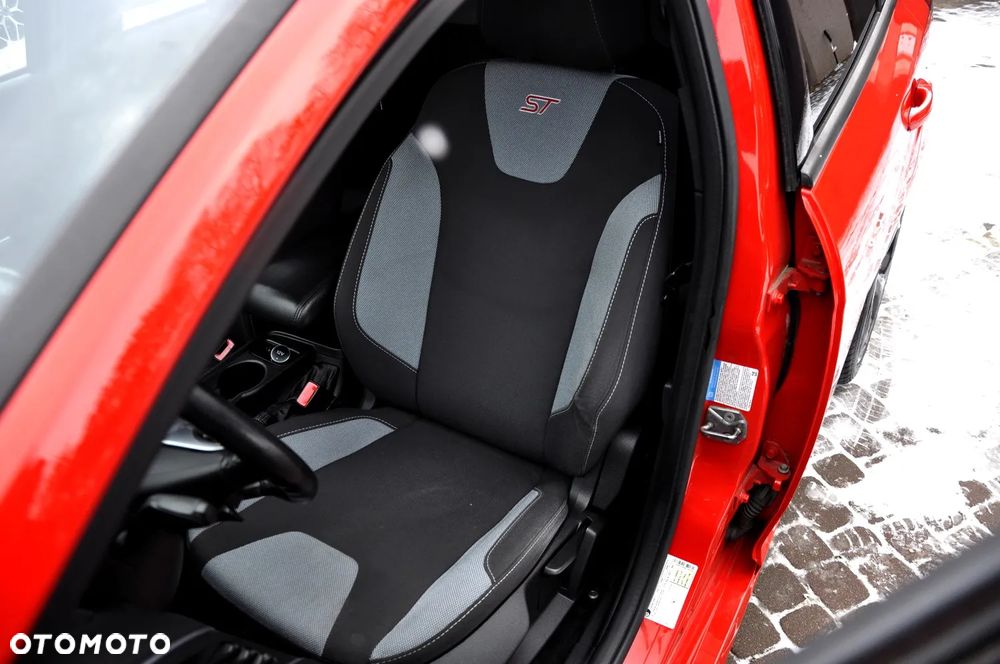 Ford Focus 2.0 EcoBoost ST mit Leder-Sport-Paket - 24