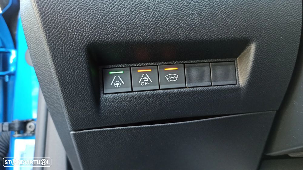 Peugeot e-2008 GT Pack - 15