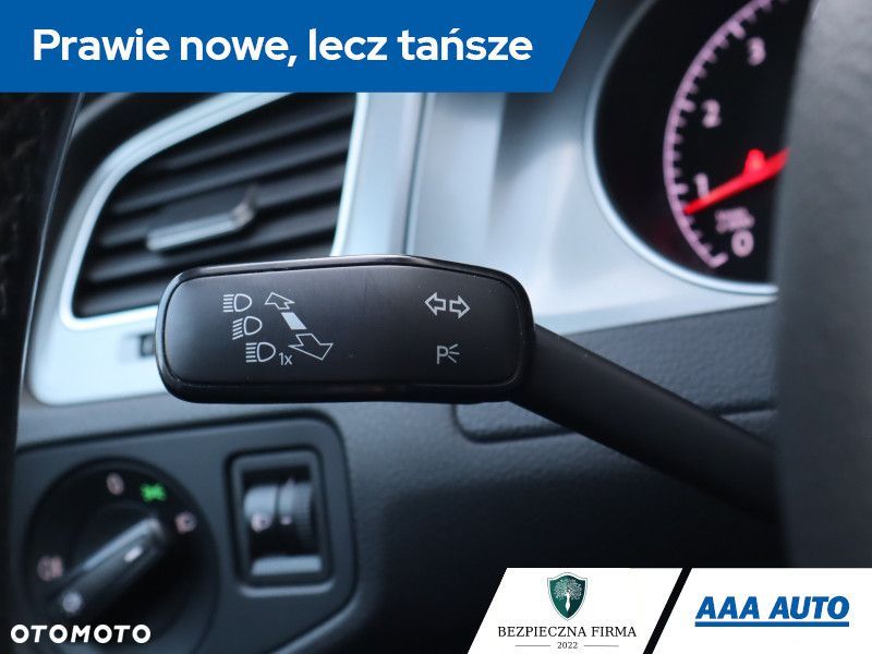 Volkswagen Golf - 23