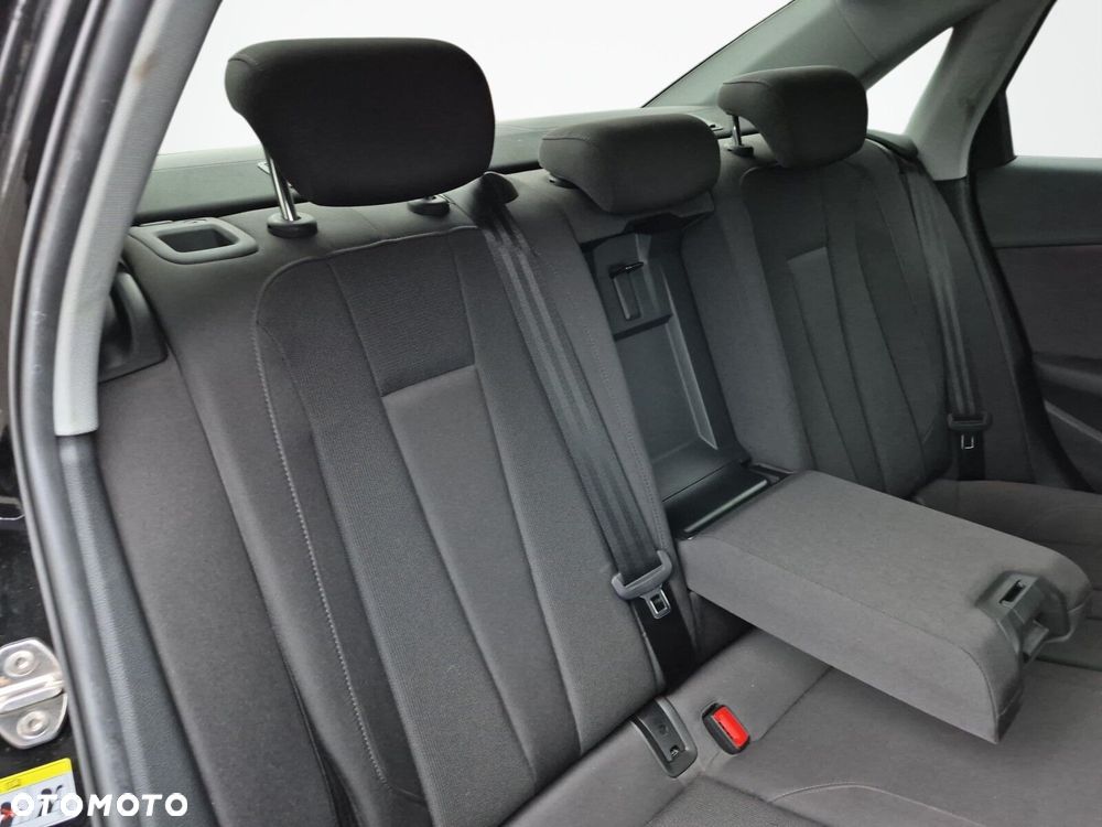 Audi A4 Limousine 35 TFSI S tronic - 26