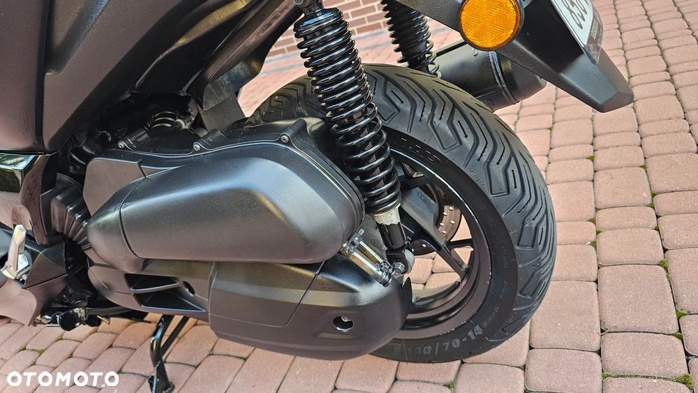 Yamaha X-max - 35