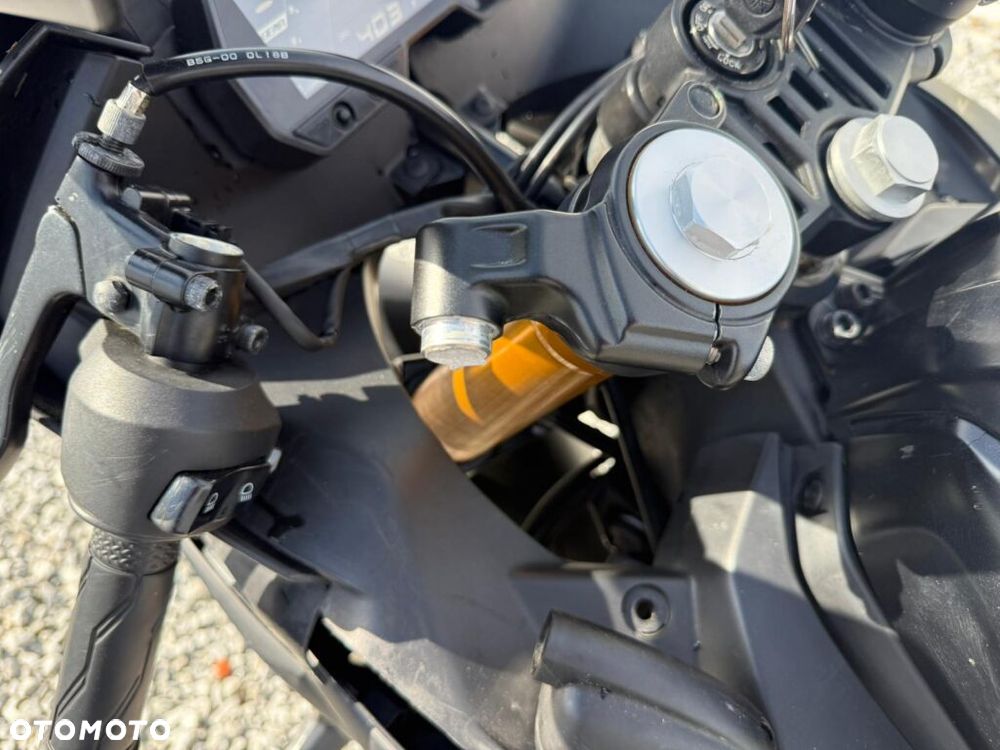 Yamaha YZF - 13