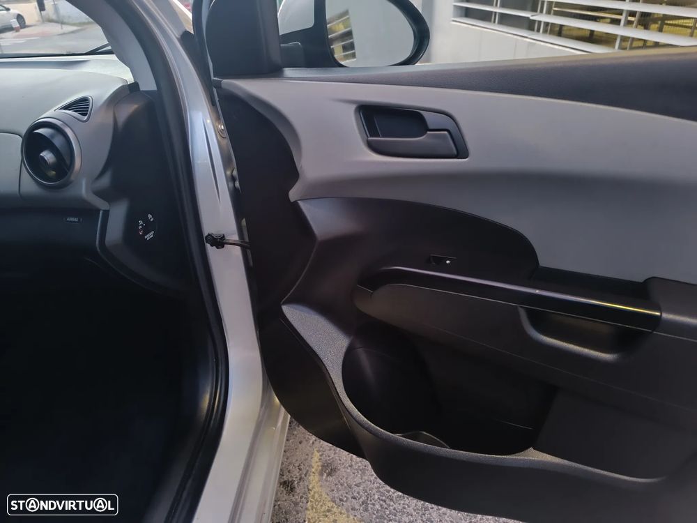 Chevrolet Aveo 1.3 VCDi LTZ - 8