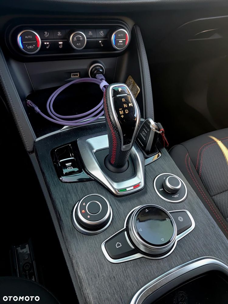 Alfa Romeo Stelvio - 19