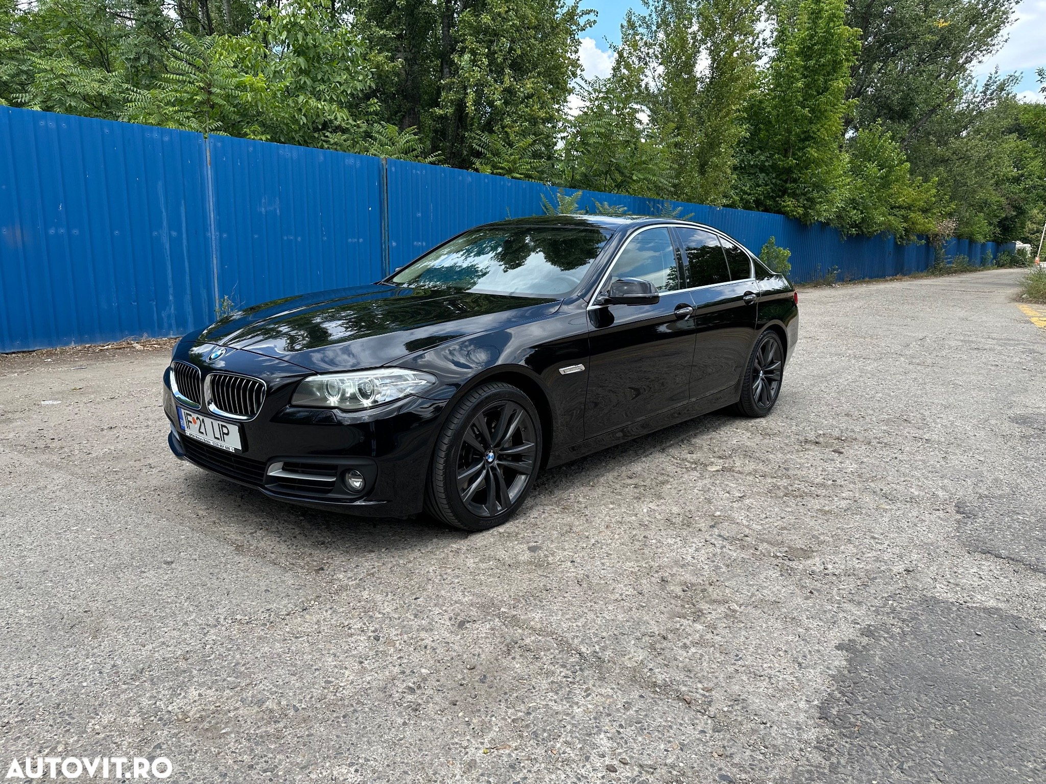 BMW Seria 5 525d xDrive AT - 2