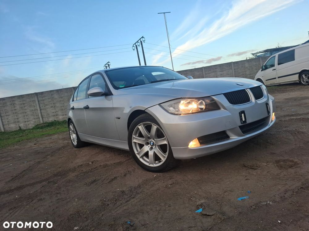 BMW Seria 3 320i - 1