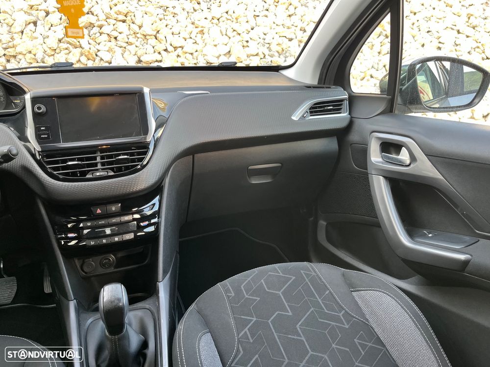 Peugeot 2008 PureTech 82 Style - 28