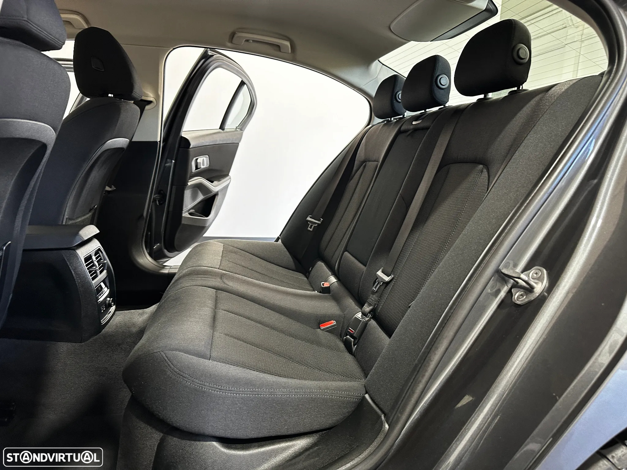 BMW 330 e Corporate Edition Auto - 43