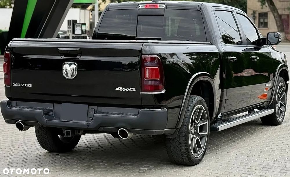 RAM 1500 5.7 Crew Cab Laramie - 4