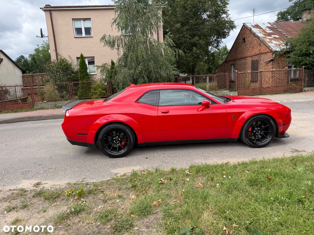 Dodge Challenger - 23