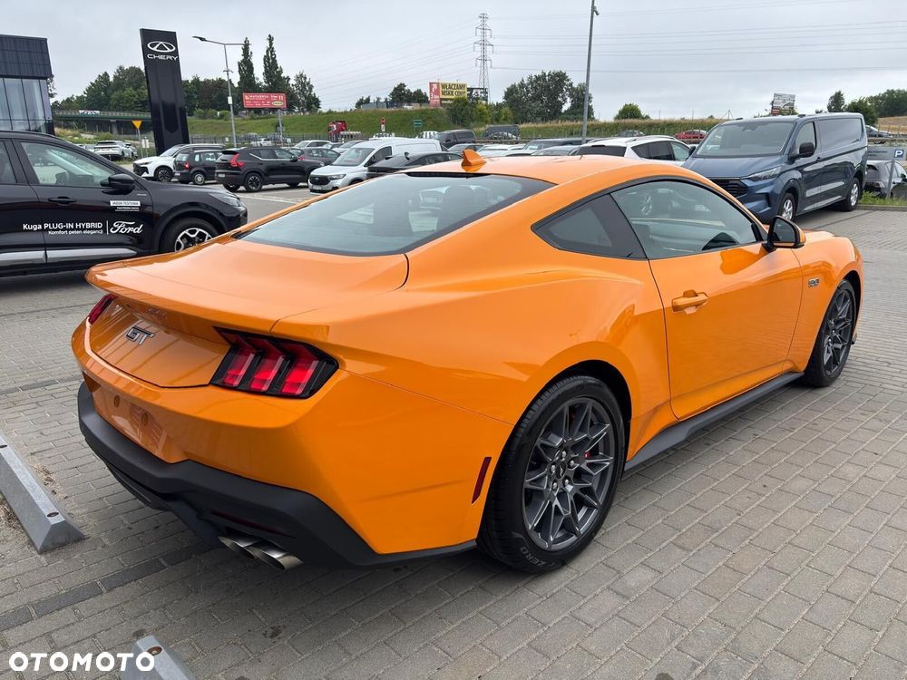 Ford Mustang - 8
