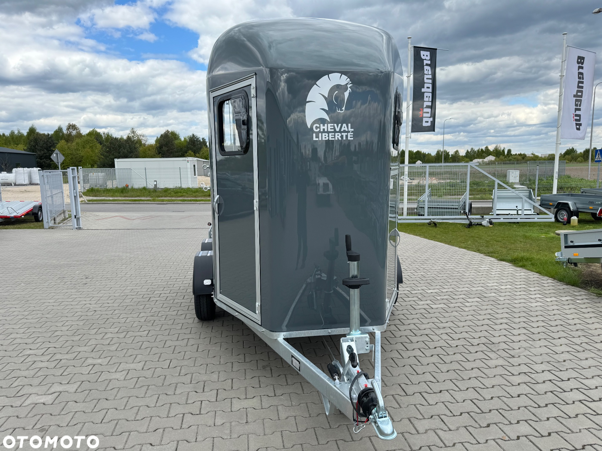 Cheval Liberte Gold Orgin Alu + siodlarnia , do przewozu 2 koni , 2000 kg - 11