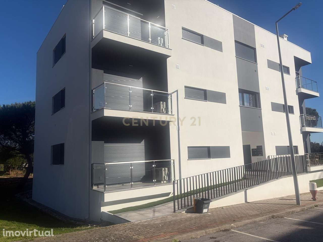 Apartamento T2 para arrendamento em Constância - Grande imagem: 2/9