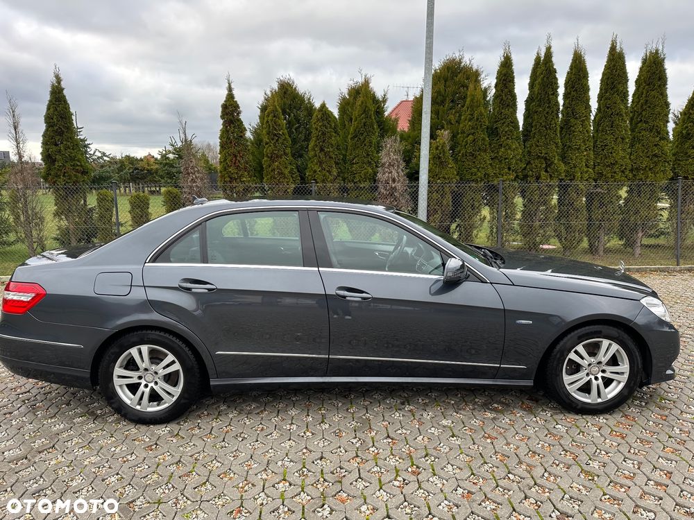 Mercedes-Benz Klasa E 250 CGI BlueEffICIENCY Avantgarde - 17