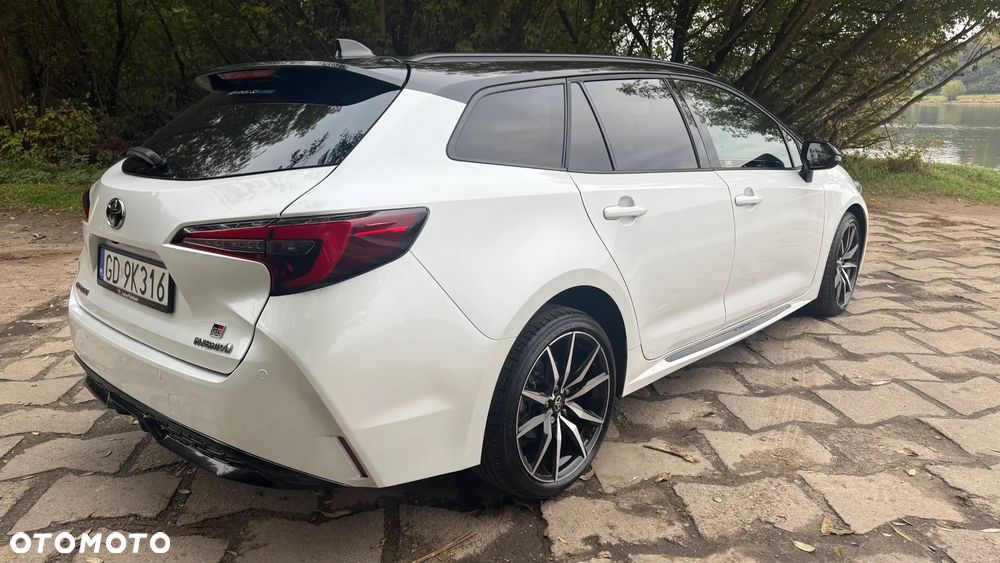 Toyota Corolla 2.0 Hybrid GR Sport - 10