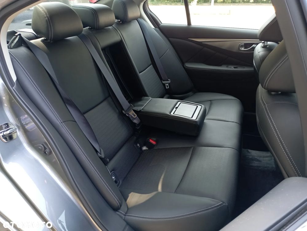 Infiniti Q50 2.0t Premium Sound Studio by Bose - 10