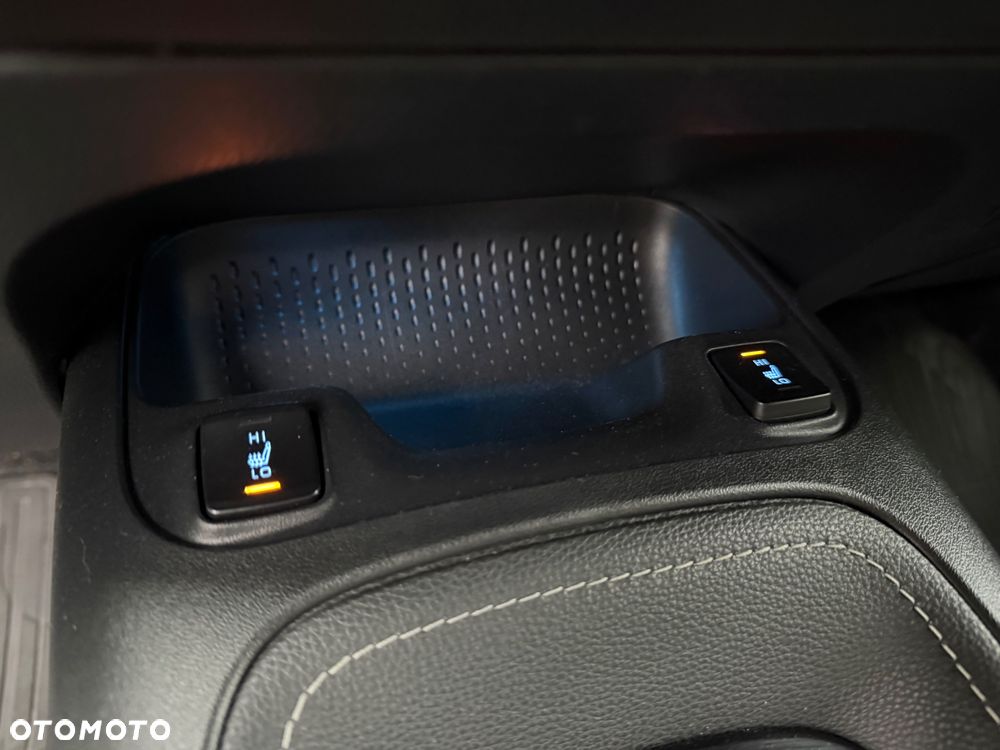 Toyota Corolla 1.8 Hybrid Selection - 18