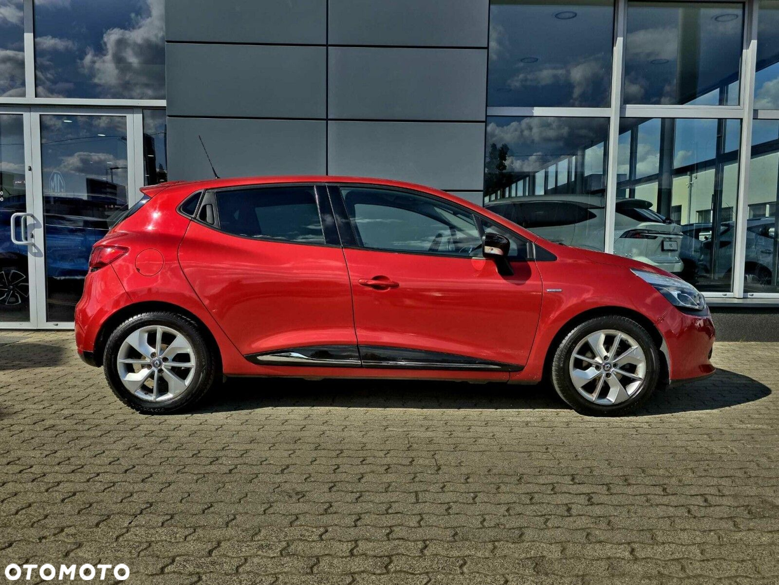 Renault Clio 1.2 16V Limited EU6 - 5