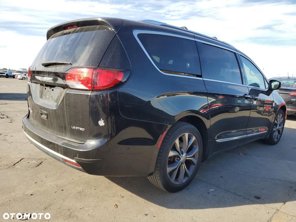 Chrysler Pacifica - 3