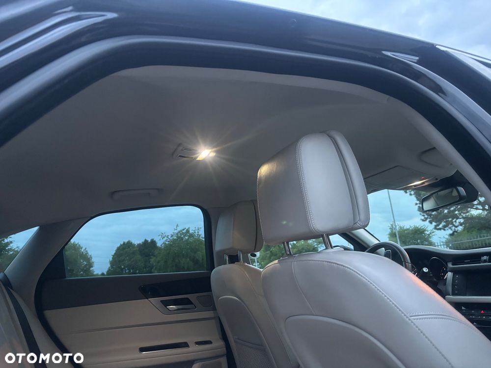 Jaguar XF 2.0 i4D Prestige - 8