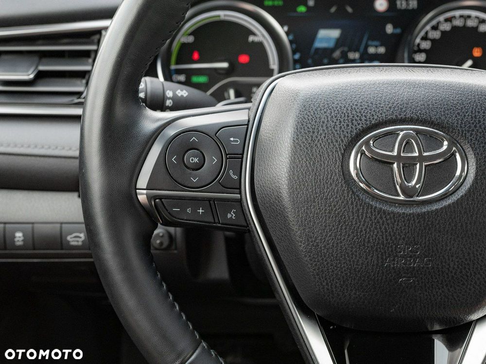 Toyota Camry - 16