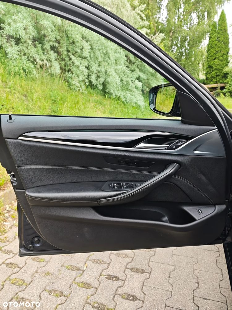 BMW Seria 5 520d Efficient Dynamics Edition Sport Line - 39