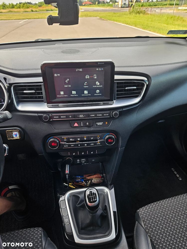 Kia Ceed 1.4 L - 14