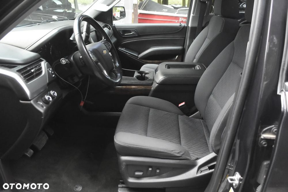 Chevrolet Suburban - 7