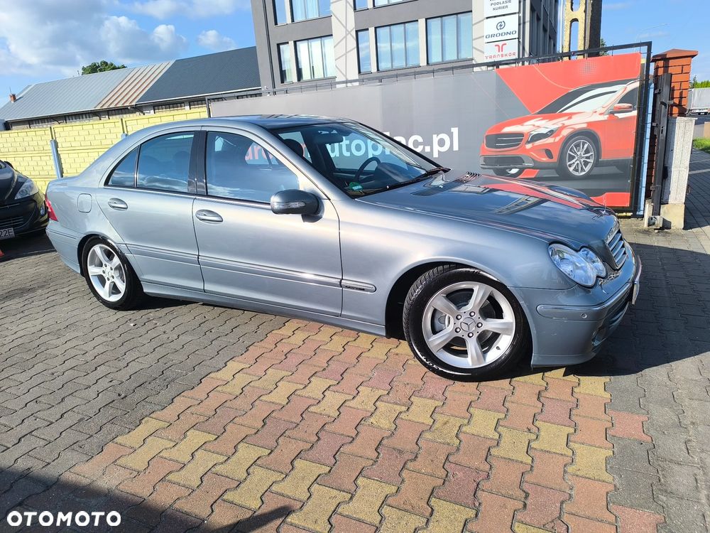 Mercedes-Benz Klasa C 200 Kompressor Automatik Avantgarde Sport Edition + - 18