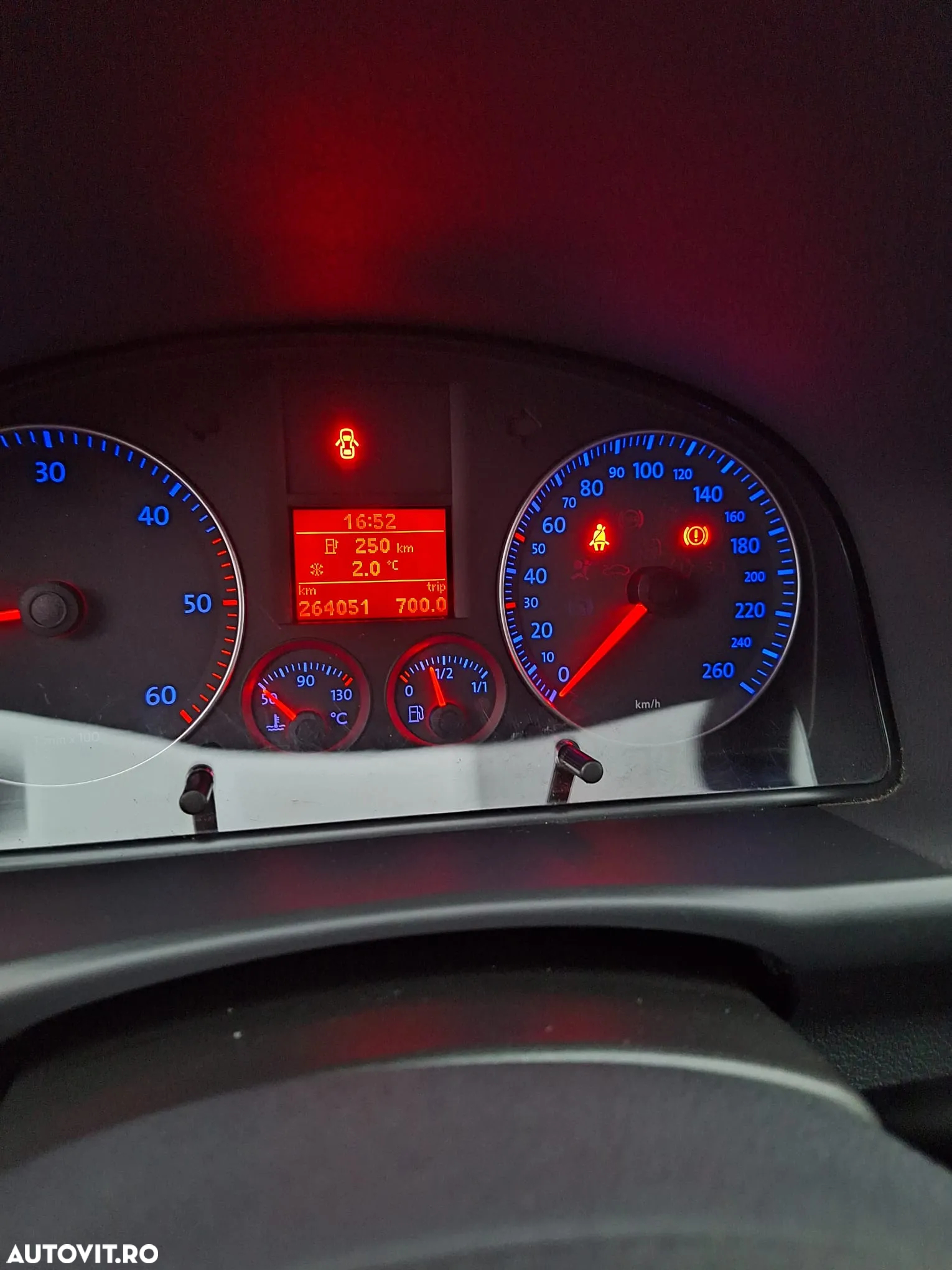 Volkswagen Touran 1.9 TDI Conceptline - 8