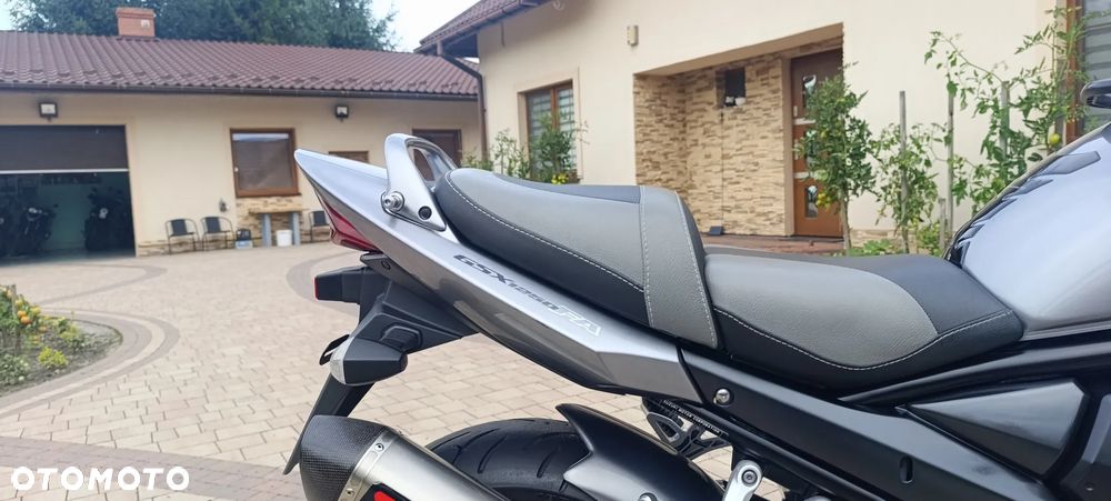 Suzuki GSX - 22