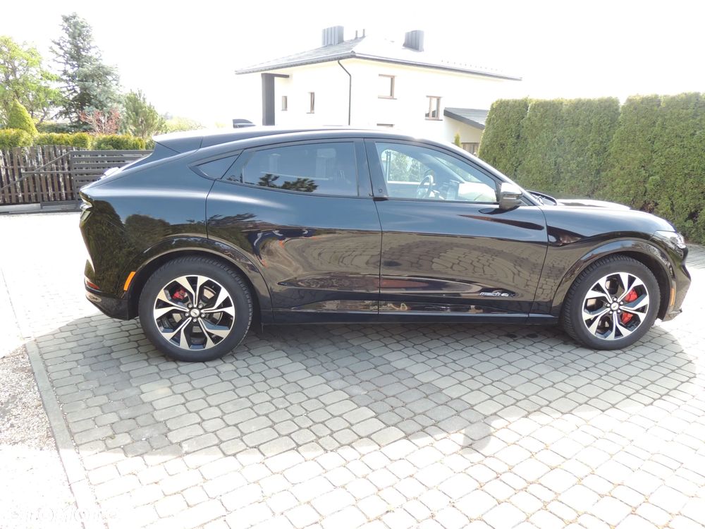 Ford Mustang Mach-E - 9