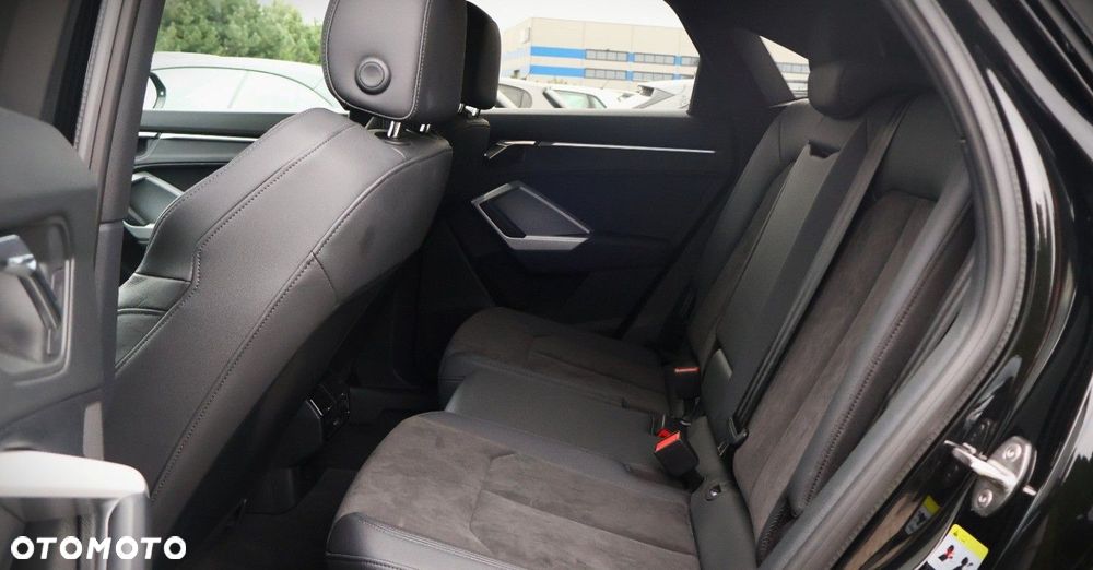 Audi Q3 Sportback - 13