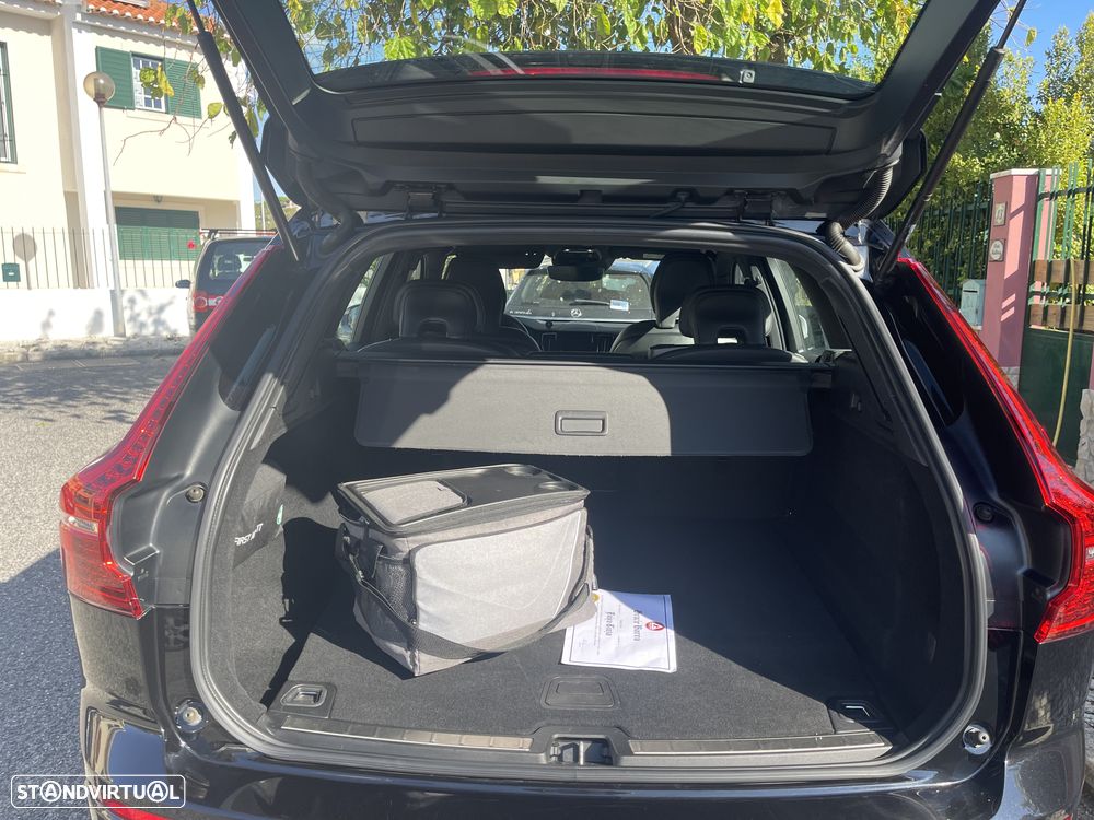 Volvo XC 60 2.0 T8 PHEV R-Design AWD - 16