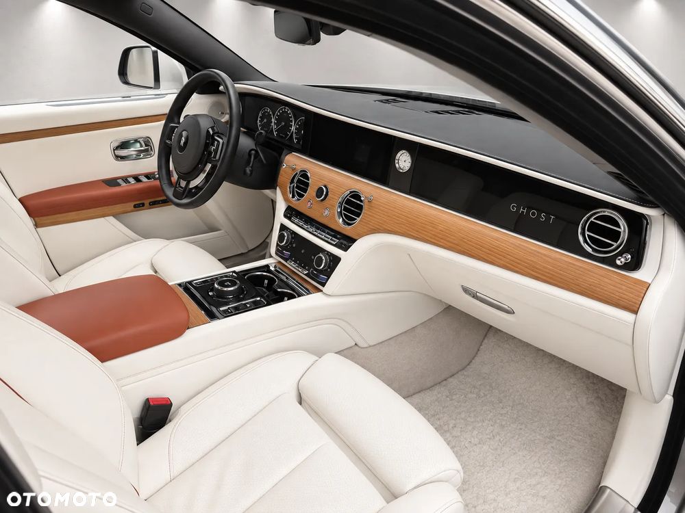 Rolls-Royce Ghost Standard - 10