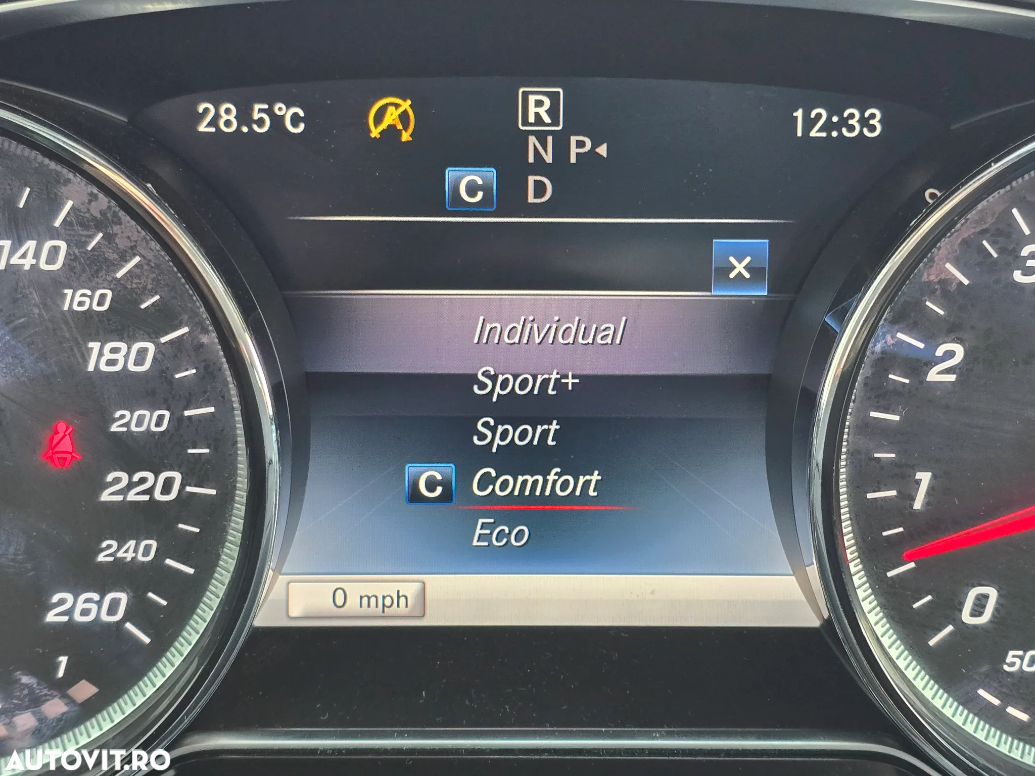 Mercedes-Benz E 200 4Matic 9G-TRONIC - 24
