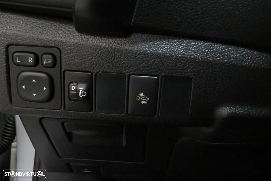 Toyota Auris 1.4 D-4D Com. +P.Sport+Navi - 24