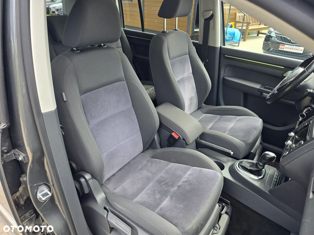 Volkswagen Touran - 16