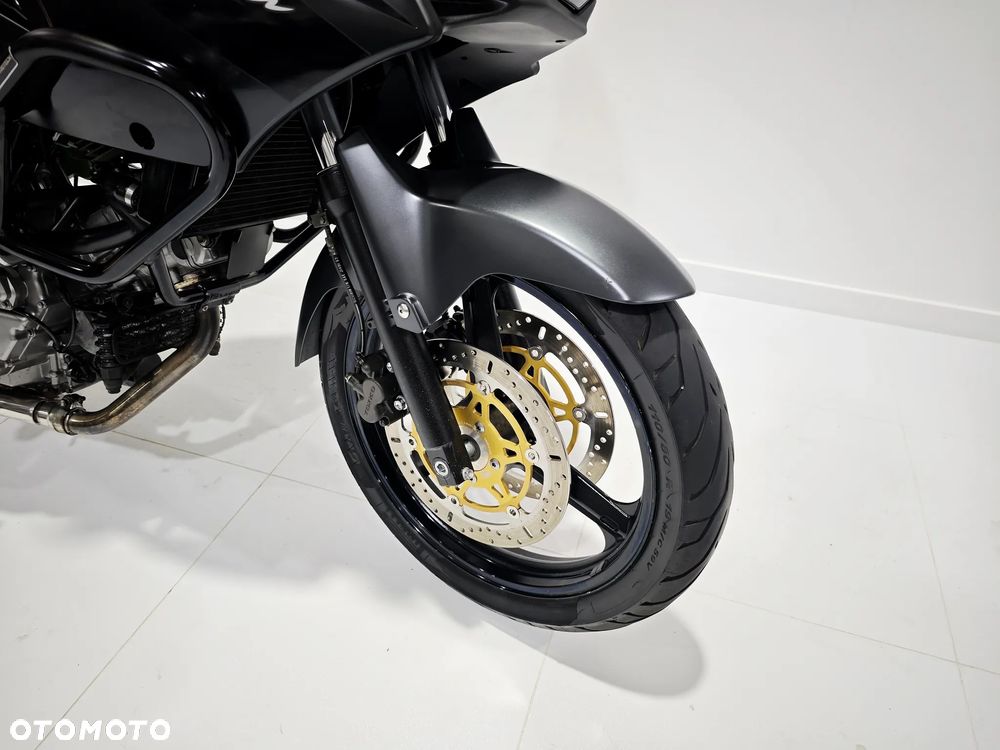 Suzuki V-STROM - 8