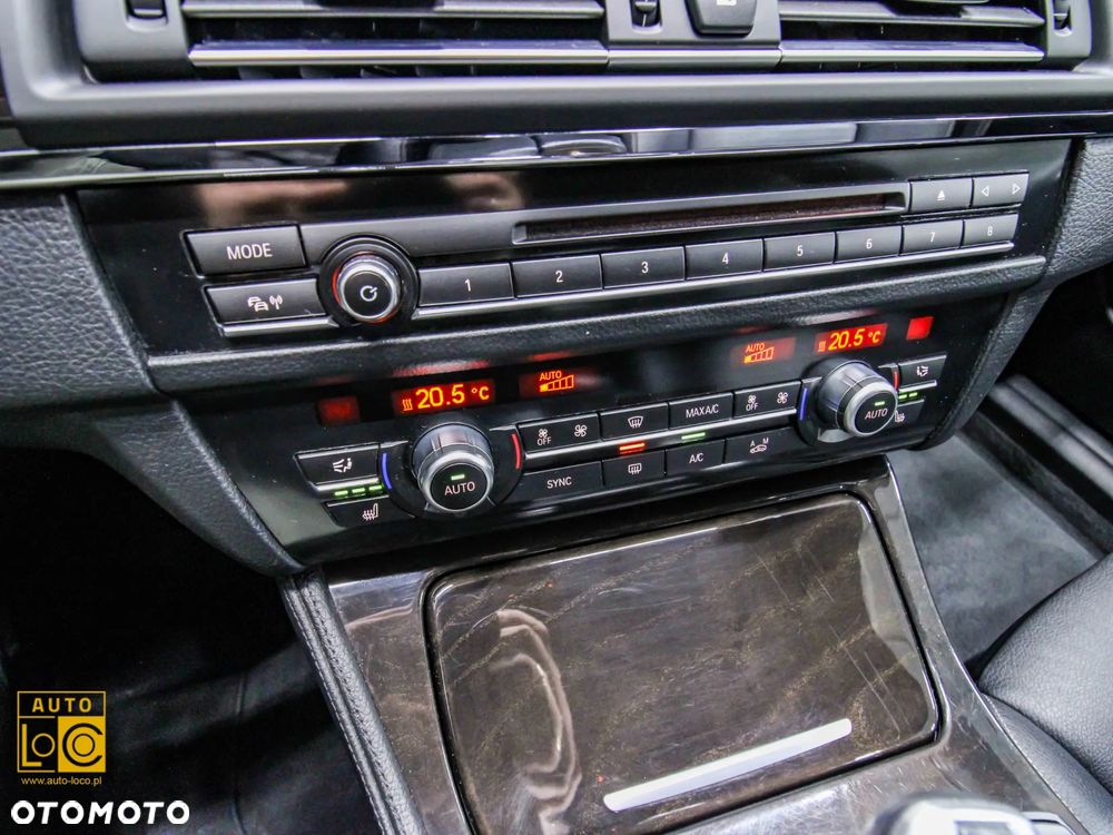 BMW Seria 5 528i xDrive Luxury Line - 23