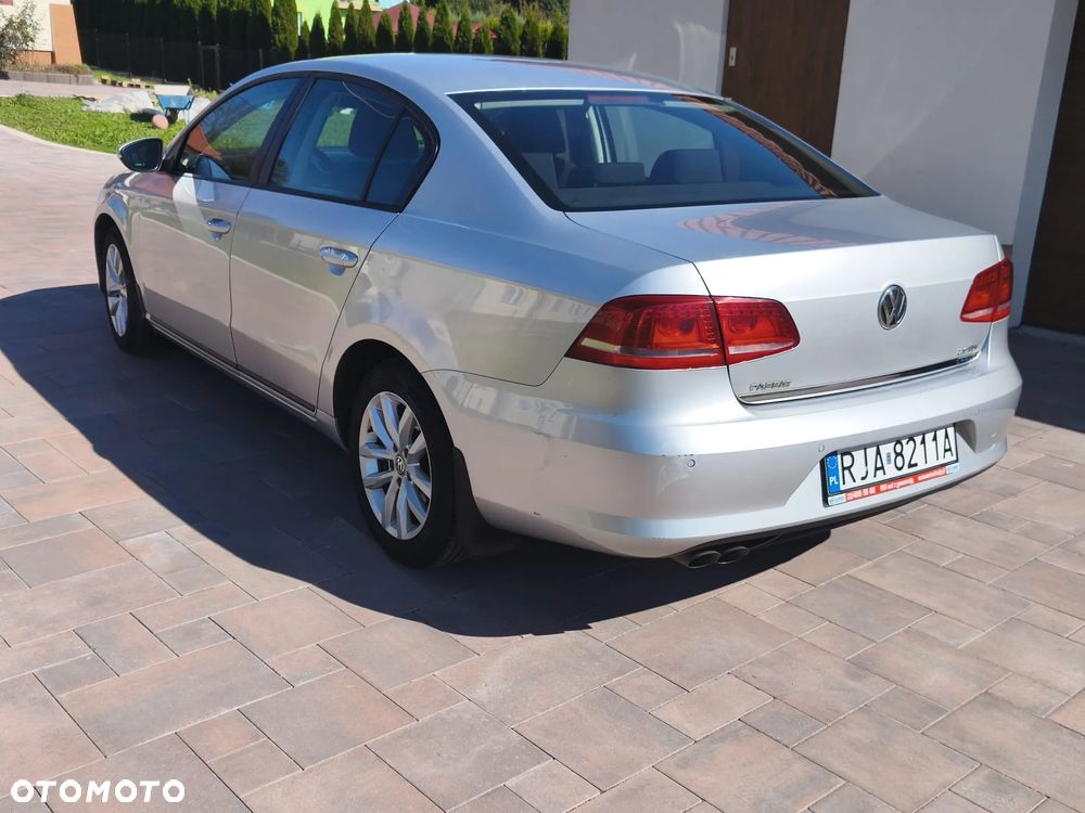 Volkswagen Passat 2.0 TDI Trendline - 4