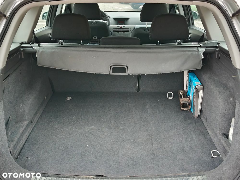 Opel Astra 1.9 CDTI Caravan DPF Cosmo - 19