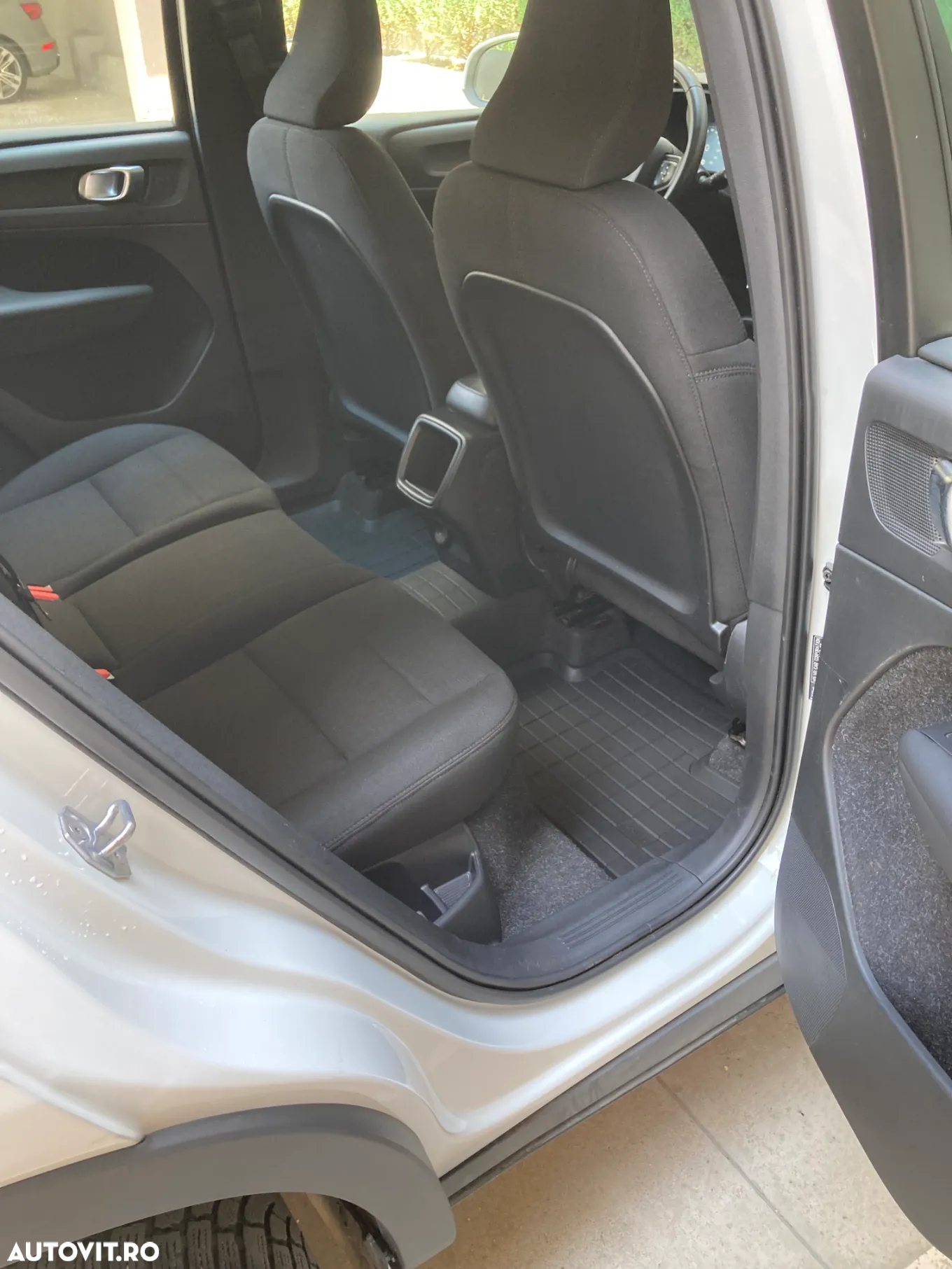 Volvo XC 40 T3 AT8 Momentum - 28
